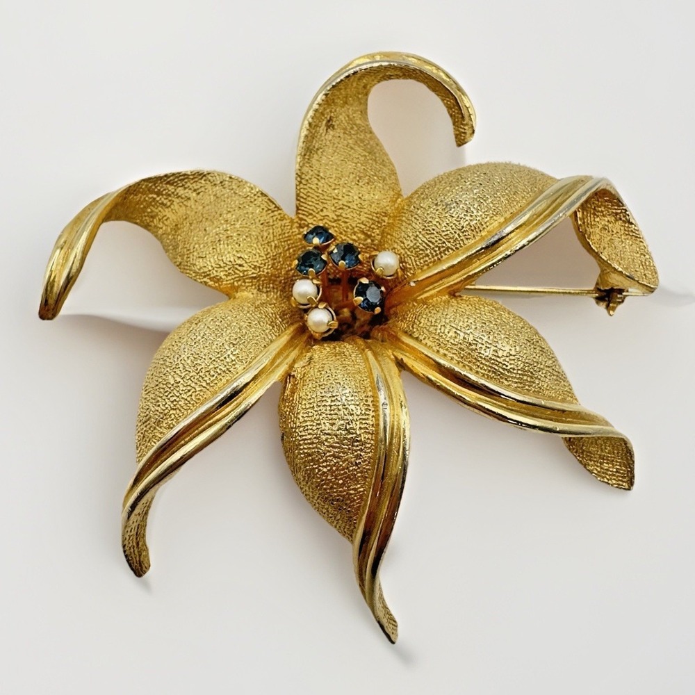 Vintage Benedikt NY Brooch Gold Large Sculptural Flower Gold Tone 2.5 In